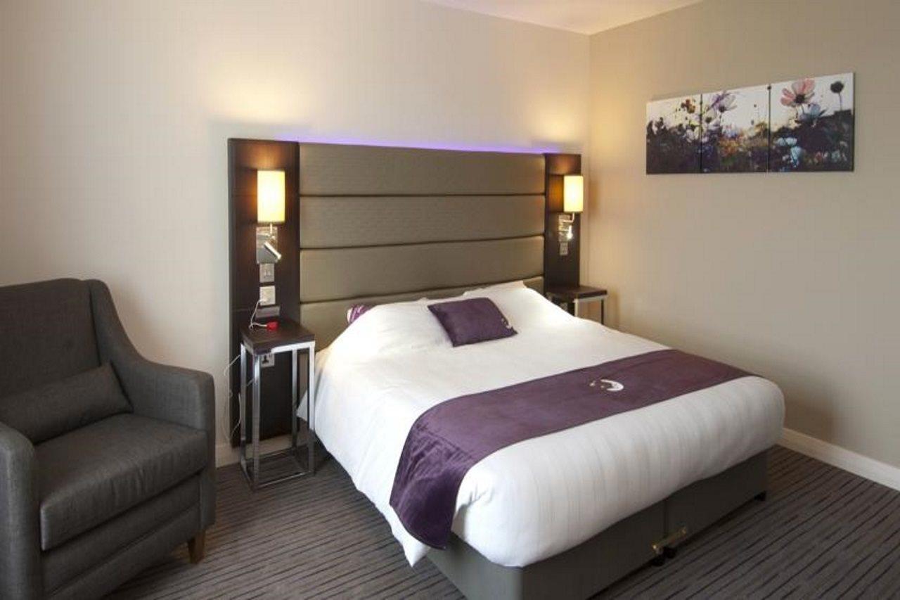 Premier Inn Southampton West Ower Buitenkant foto