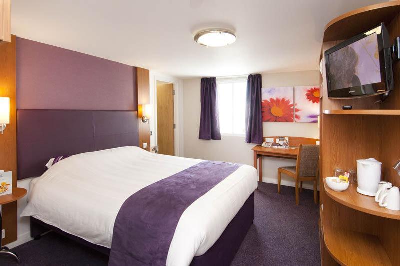 Premier Inn Southampton West Ower Buitenkant foto