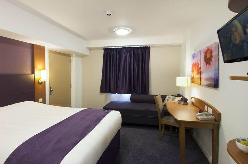 Premier Inn Southampton West Ower Buitenkant foto