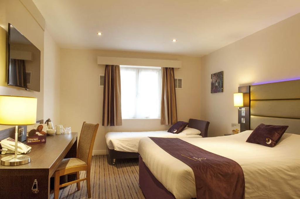 Premier Inn Southampton West Ower Buitenkant foto