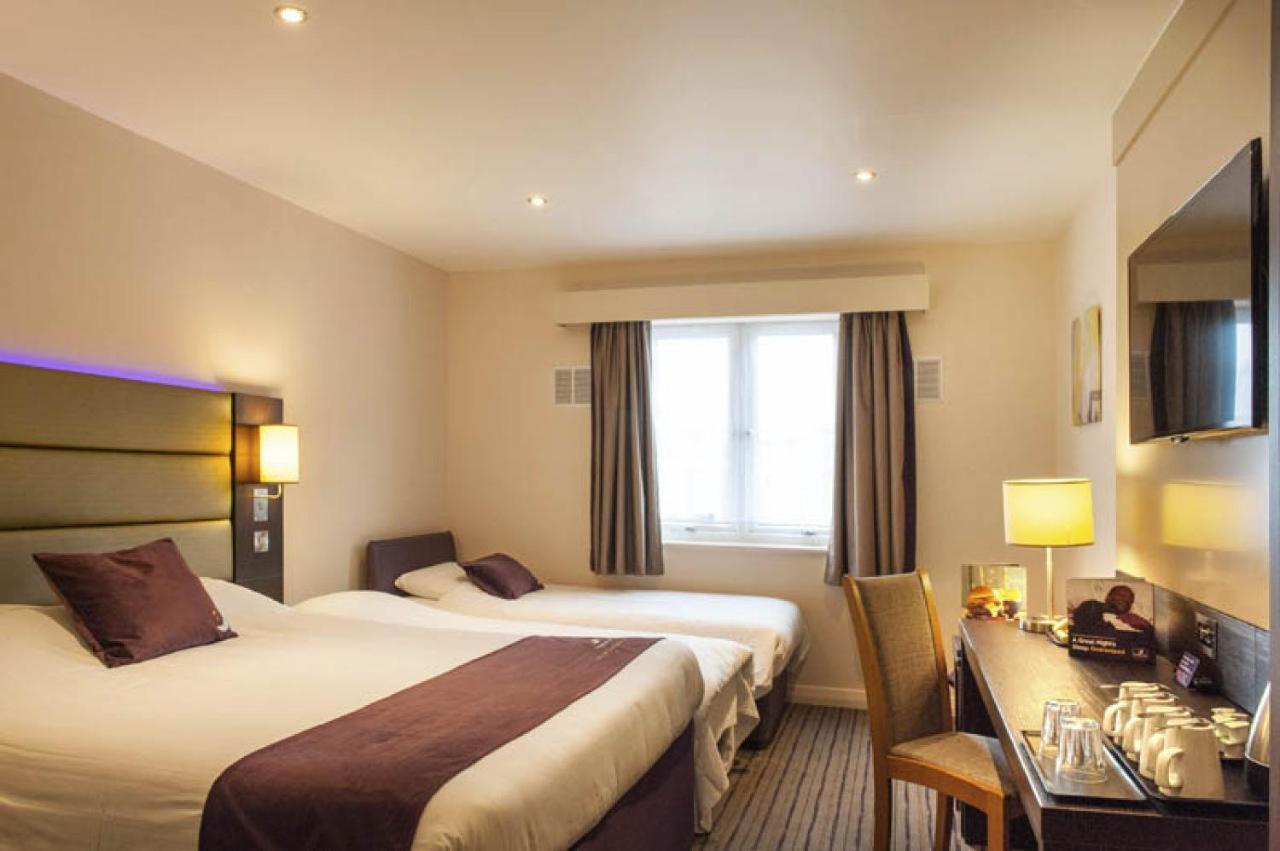 Premier Inn Southampton West Ower Buitenkant foto